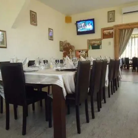 Dona Hotel